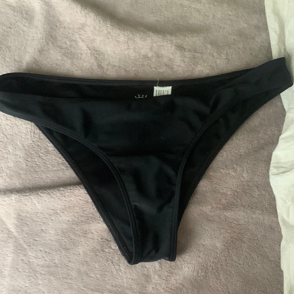 Black Hollister